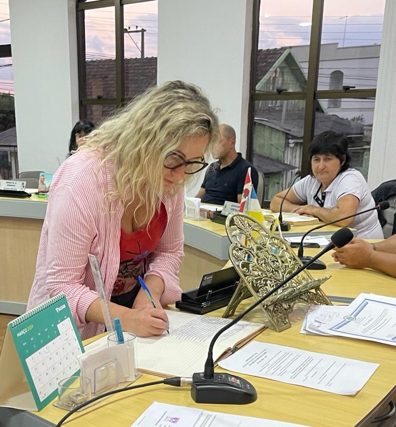 ATO SOLENE DE POSSE DE SUPLENTE DE VEREADOR